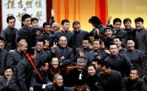 娱乐吃瓜报道文章,明星们背后的惊人真相大揭秘！