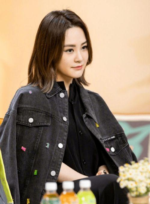 娱乐吃瓜女歌手,揭秘吃瓜女歌手的幕后故事