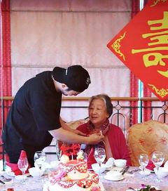 娱乐吃瓜酱祝寿,祝寿盛典，欢乐满溢的娱乐圈盛宴